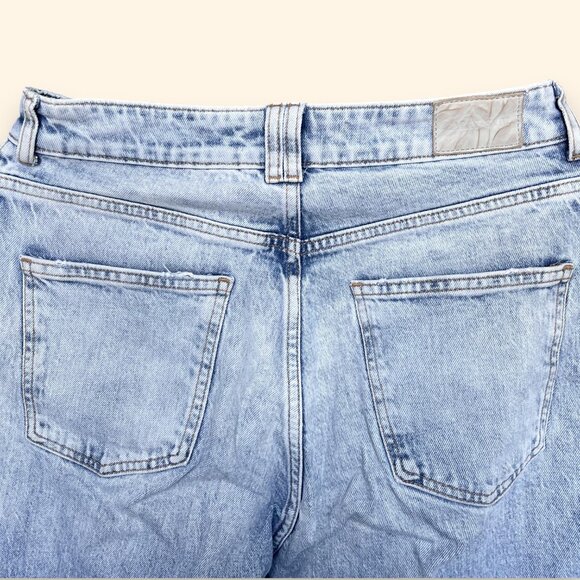 Zara High Rise Straight Jeans | Light Wash Denim | Size 08 | 100 cm Length - Picture 6 of 7